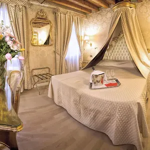 Noemi 3*, Venice Italy
